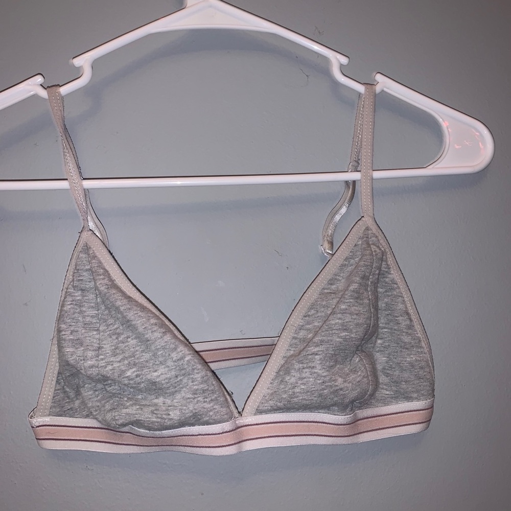 sports bra